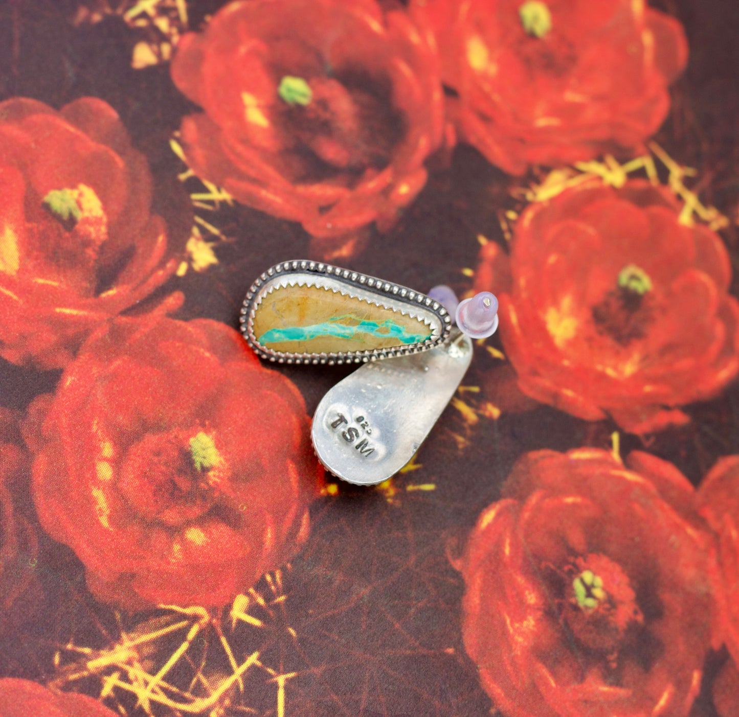 Royston Ribbon Studs